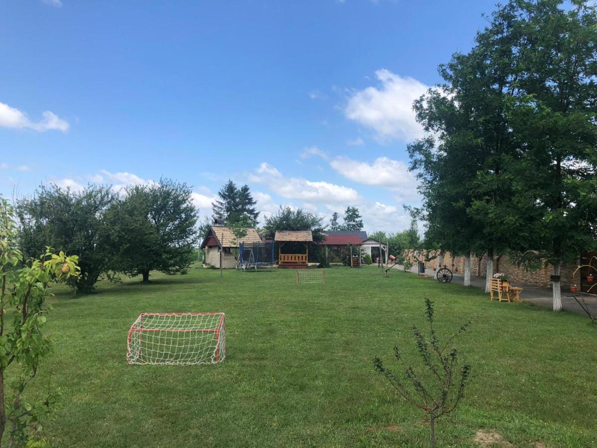 Salas Gnijezdo Bačka Palanka Exterior foto